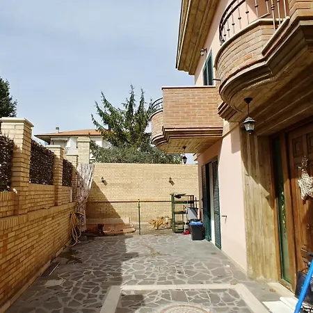 Benvenuti In Casa Abruzzo לינה וארוחת בוקר